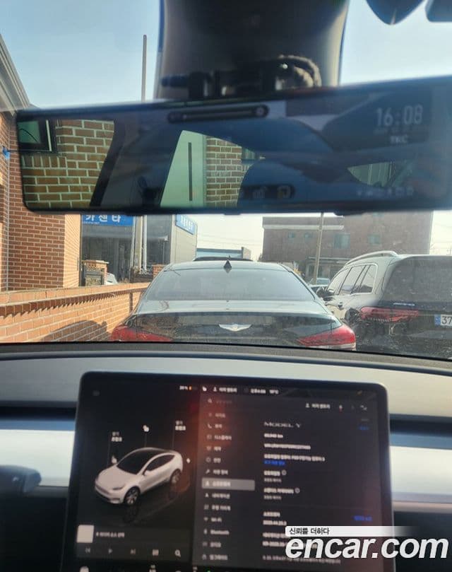 Tesla модель Y, 2024 4