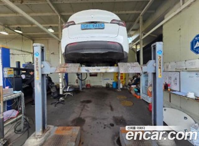 Tesla модель Y, 2024 10