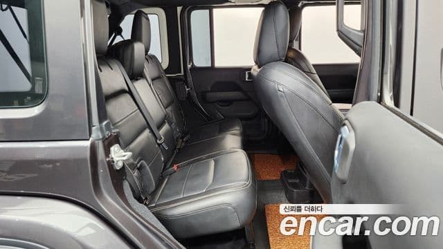Jeep Wrangler (JL) 2.0 Overland 4도어, 2021 12