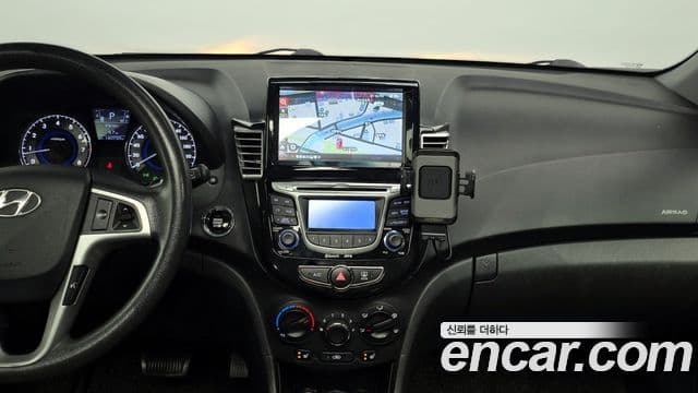 Hyundai Accent(новый кузов / новое поколение) Premier, 2011 15