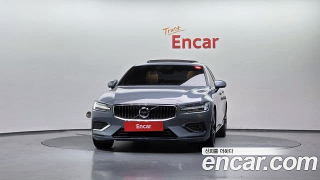 Volvo S60 3세대 B5 Inscription, 2022 3