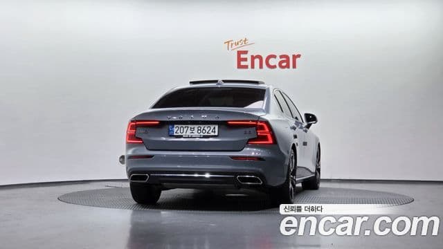 Volvo S60 3세대 B5 Inscription, 2022 4