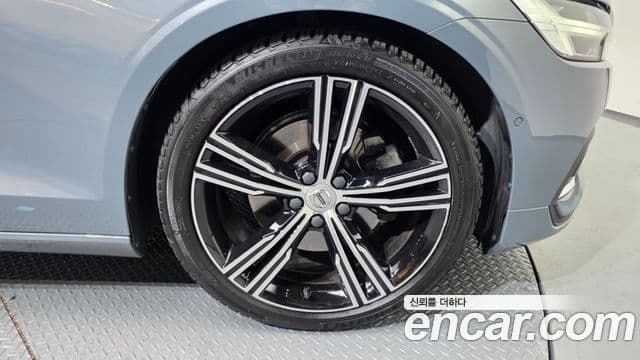 Volvo S60 3세대 B5 Inscription, 2022 все фото