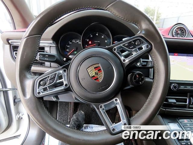 Porsche Macan 95B, 2021 8