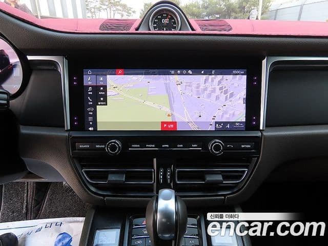 Porsche Macan 95B, 2021 11