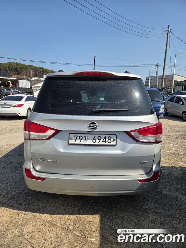 KG모빌리티(SsangYong) Korando 투리스모 2WD LT 11인승, 2014 4