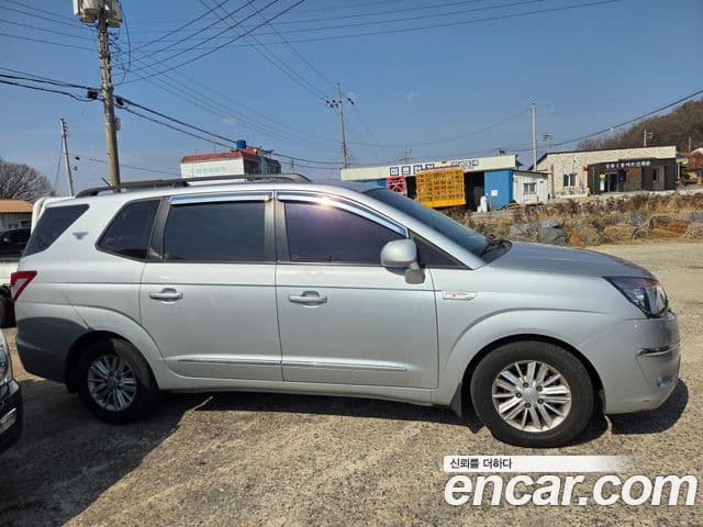 KG모빌리티(SsangYong) Korando 투리스모 2WD LT 11인승, 2014 6