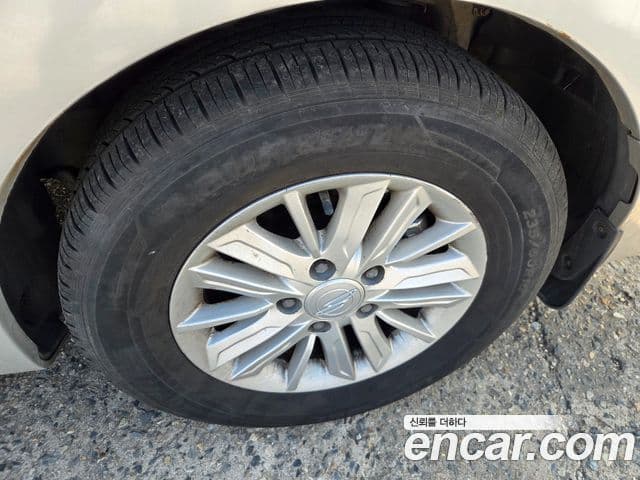 KG모빌리티(SsangYong) Korando 투리스모 2WD LT 11인승, 2014 8