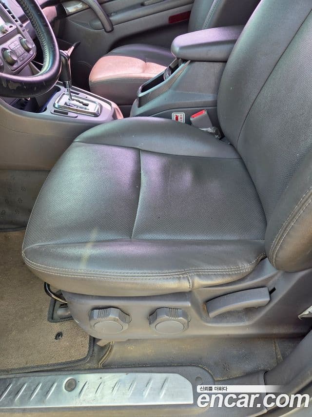 KG모빌리티(SsangYong) Korando 투리스모 2WD LT 11인승, 2014 9