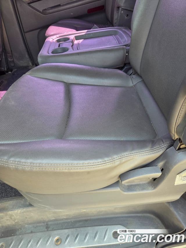 KG모빌리티(SsangYong) Korando 투리스모 2WD LT 11인승, 2014 10