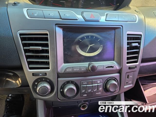 KG모빌리티(SsangYong) Korando 투리스모 2WD LT 11인승, 2014 12