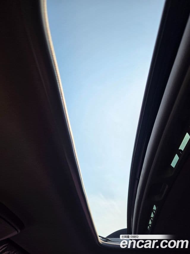 KG모빌리티(SsangYong) Korando 투리스모 2WD LT 11인승, 2014 17