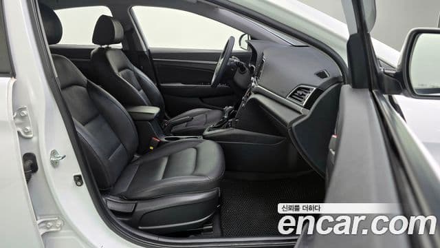 Hyundai Avante AD 1.6 GDI Value Plus, 2017 10