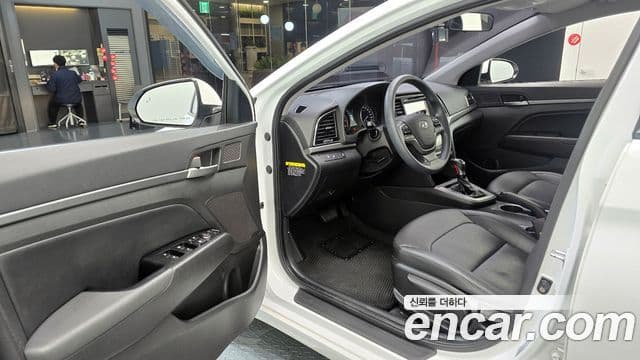 Hyundai Avante AD 1.6 GDI Value Plus, 2017 11