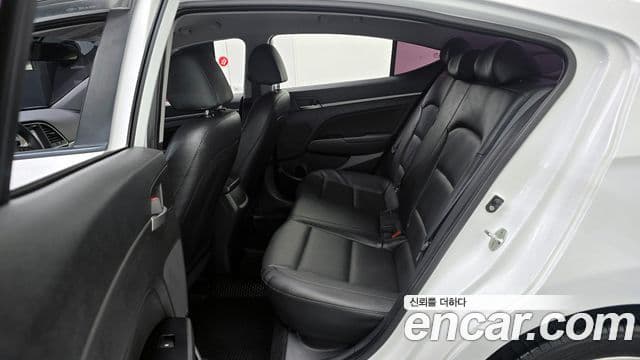 Hyundai Avante AD 1.6 GDI Value Plus, 2017 13
