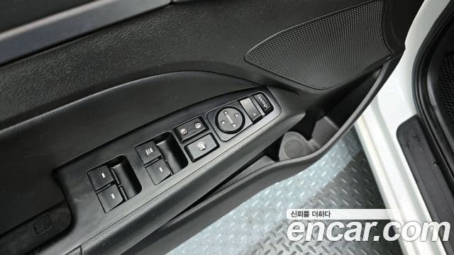 Hyundai Avante AD 1.6 GDI Value Plus, 2017 19