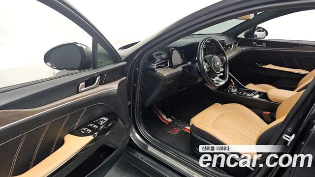 Kia K5 3세대 Signature, 2021 11