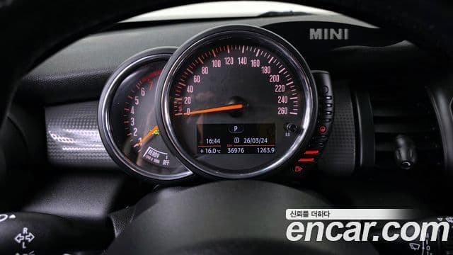 Mini Cooper 3세대, 2015 8
