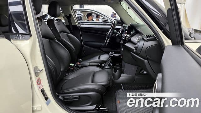 Mini Cooper 3세대, 2015 11