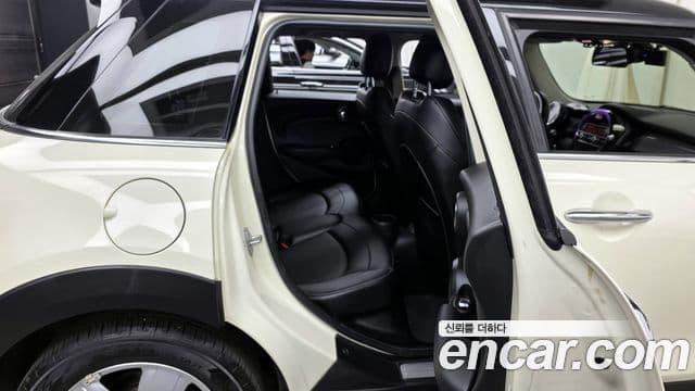 Mini Cooper 3세대, 2015 12