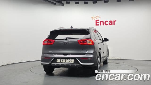 Kia Niro Prestige, 2018 4