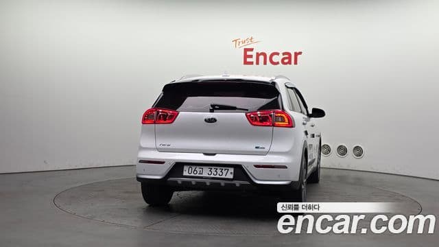 Kia Niro Prestige, 2018 4