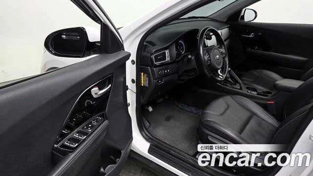 Kia Niro Prestige, 2018 10