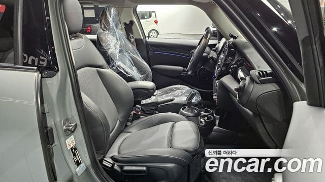 Mini Cooper 3세대, 2022 10