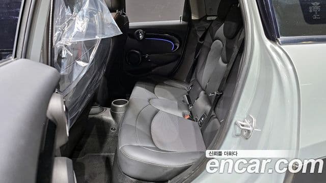 Mini Cooper 3세대, 2022 12