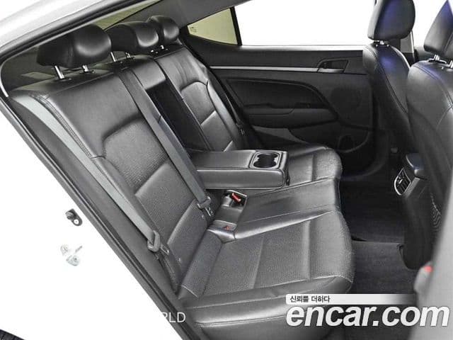 Hyundai Avante AD Special, 2017 11