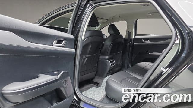 Kia The / новый New K5 3세대 Prestige, 2025 17