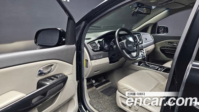 Kia All New Carnival Prestige, 2016 11