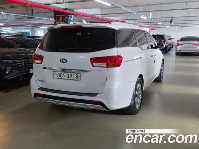 Kia All New Carnival Luxury, 2015 6