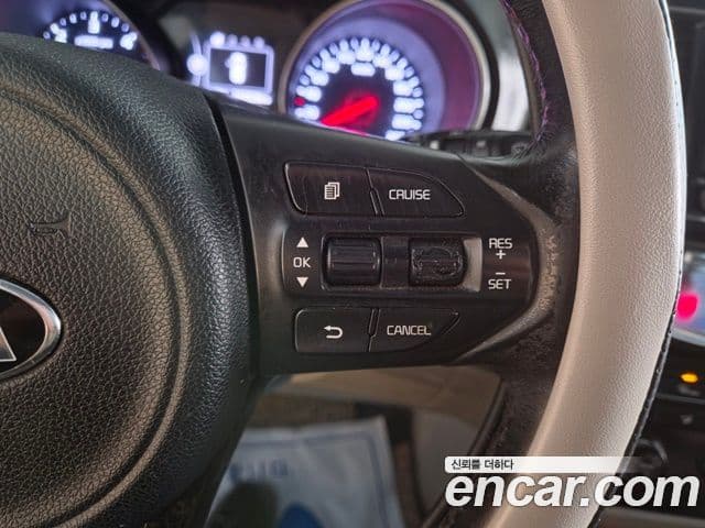 Kia All New Carnival Luxury, 2015 16