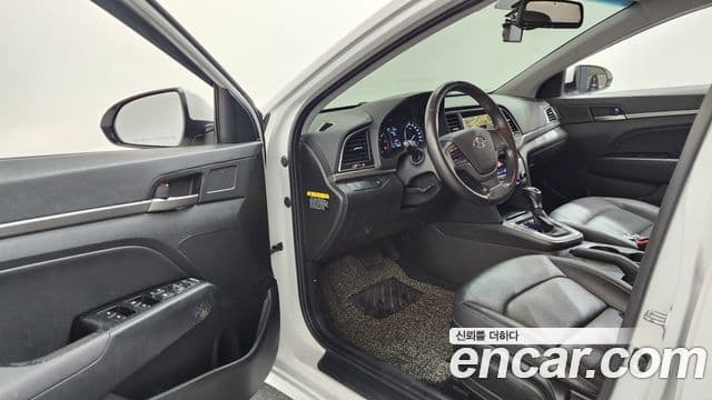 Hyundai Avante AD 1.6 GDI Smart, 2016 10