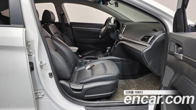 Hyundai Avante AD 1.6 GDI Smart, 2016 12