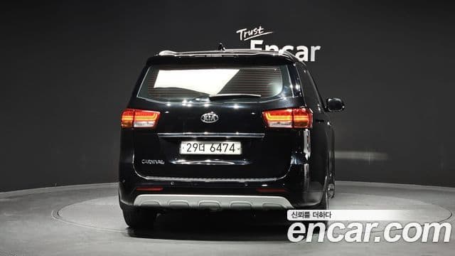 Kia All New Carnival Noblesse, 2015 4