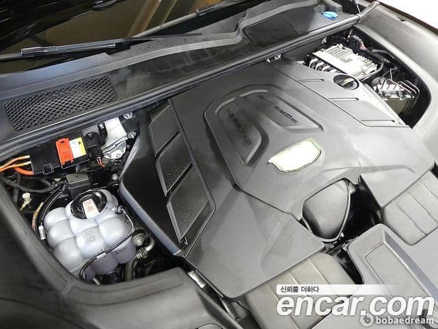 Porsche Cayenne (PO536), 2021 6