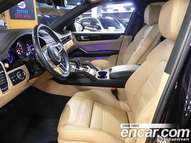 Porsche Cayenne (PO536), 2021 10