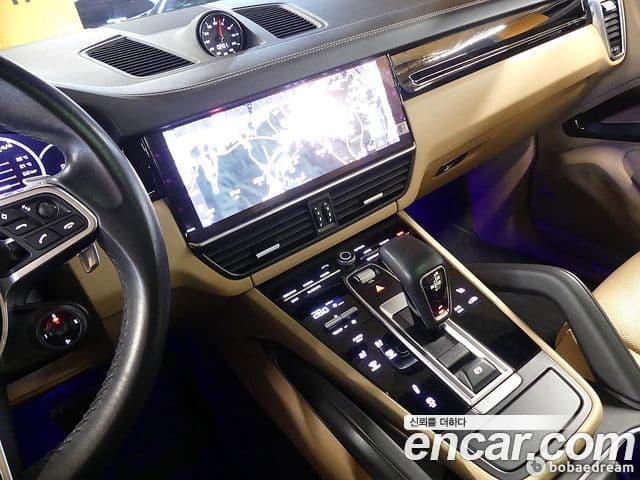 Porsche Cayenne (PO536), 2021 15