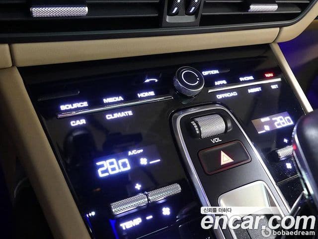 Porsche Cayenne (PO536), 2021 17