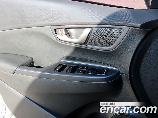 Hyundai Kona Modern Art, 2018 12