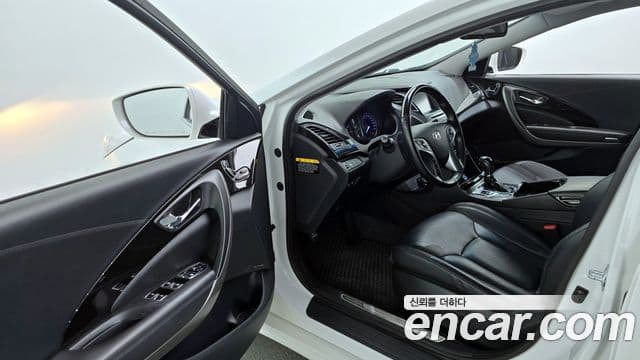 Hyundai Grandeur HG Modern, 2015 10