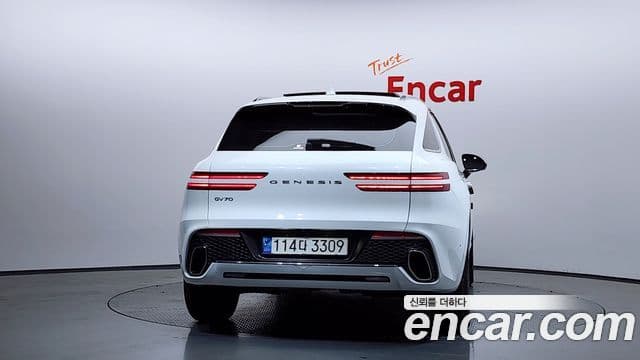 Genesis GV70, 2023 4