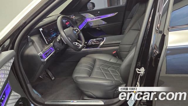 BMW i7 (G70), 2024 10