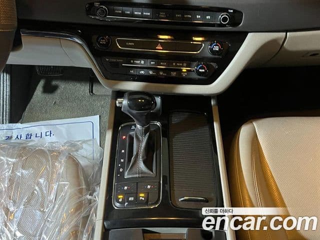 Kia All New Carnival Noblesse, 2016 11
