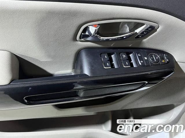 Kia All New Carnival Noblesse, 2016 13
