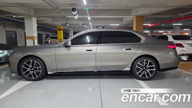 BMW 7시리즈 (G70) 740d xDrive M Sport, 2025 все фото
