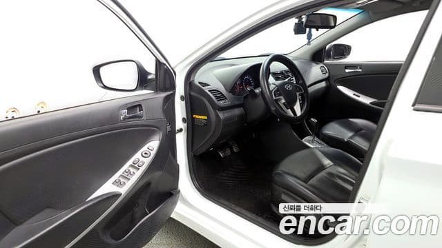 Hyundai Accent(новый кузов / новое поколение) Premier, 2012 10