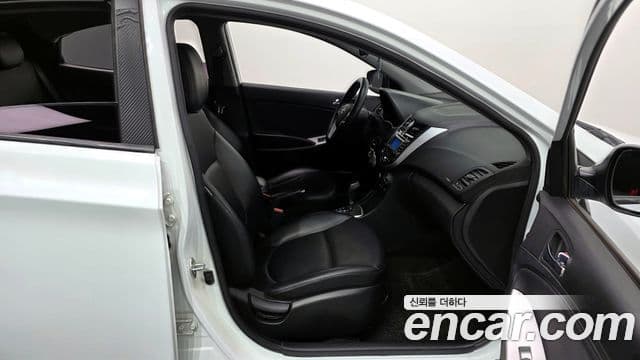 Hyundai Accent(новый кузов / новое поколение) Premier, 2012 11